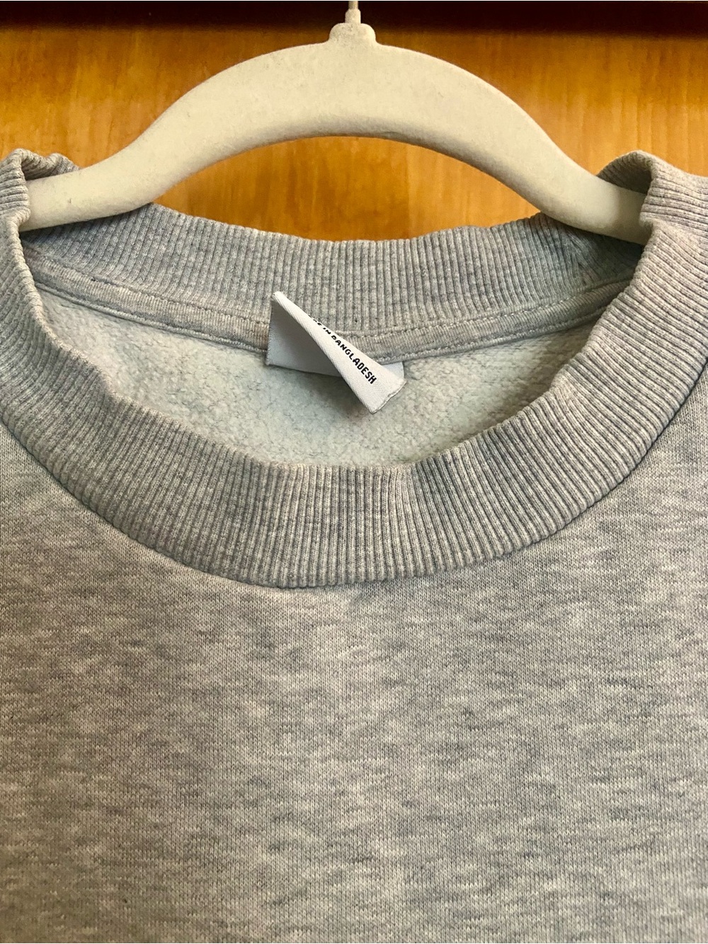 💛🩵🩷💚🏋🏽♀️🦈GYMSHARK MEDIUM CREWNECK Heather Gray Multi-colored Embroidered Logo - Picture 4 of 6